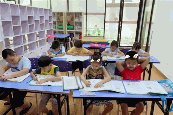 阳光国际英语教育中心